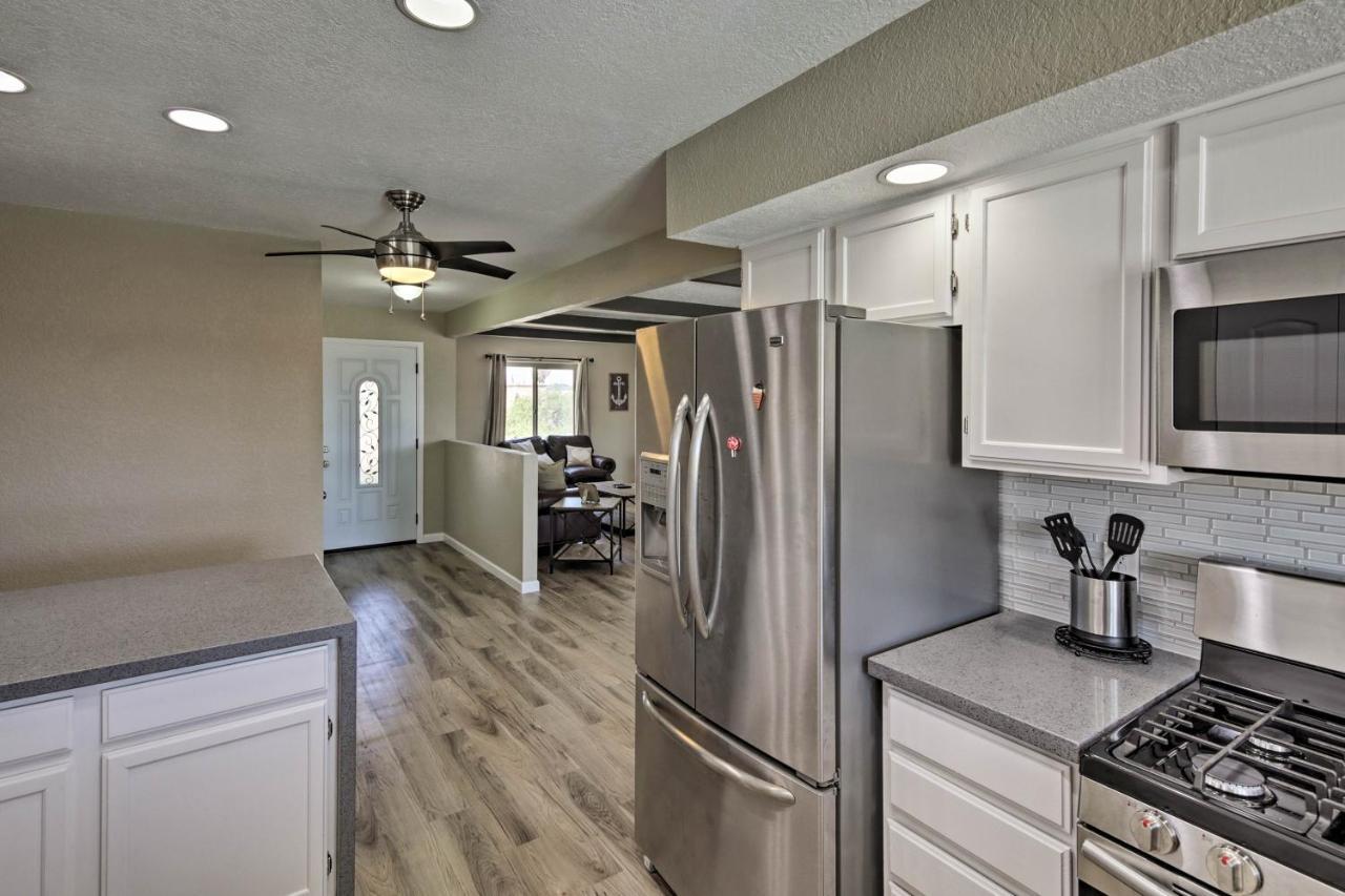 Lake Havasu Home With Pool And Mtn Views, Near Marina Lake Havasu City Dış mekan fotoğraf
